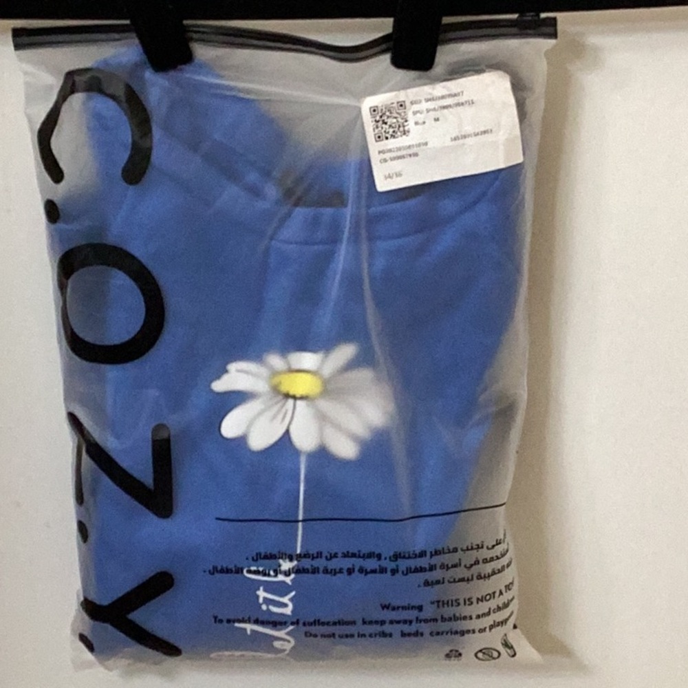 Blue Daisy Graphic Sweatshirt - Picture 5 of 5